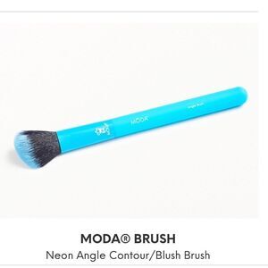 3/$20💘 Royal & Langnickel Angle Contour & Blush Brush